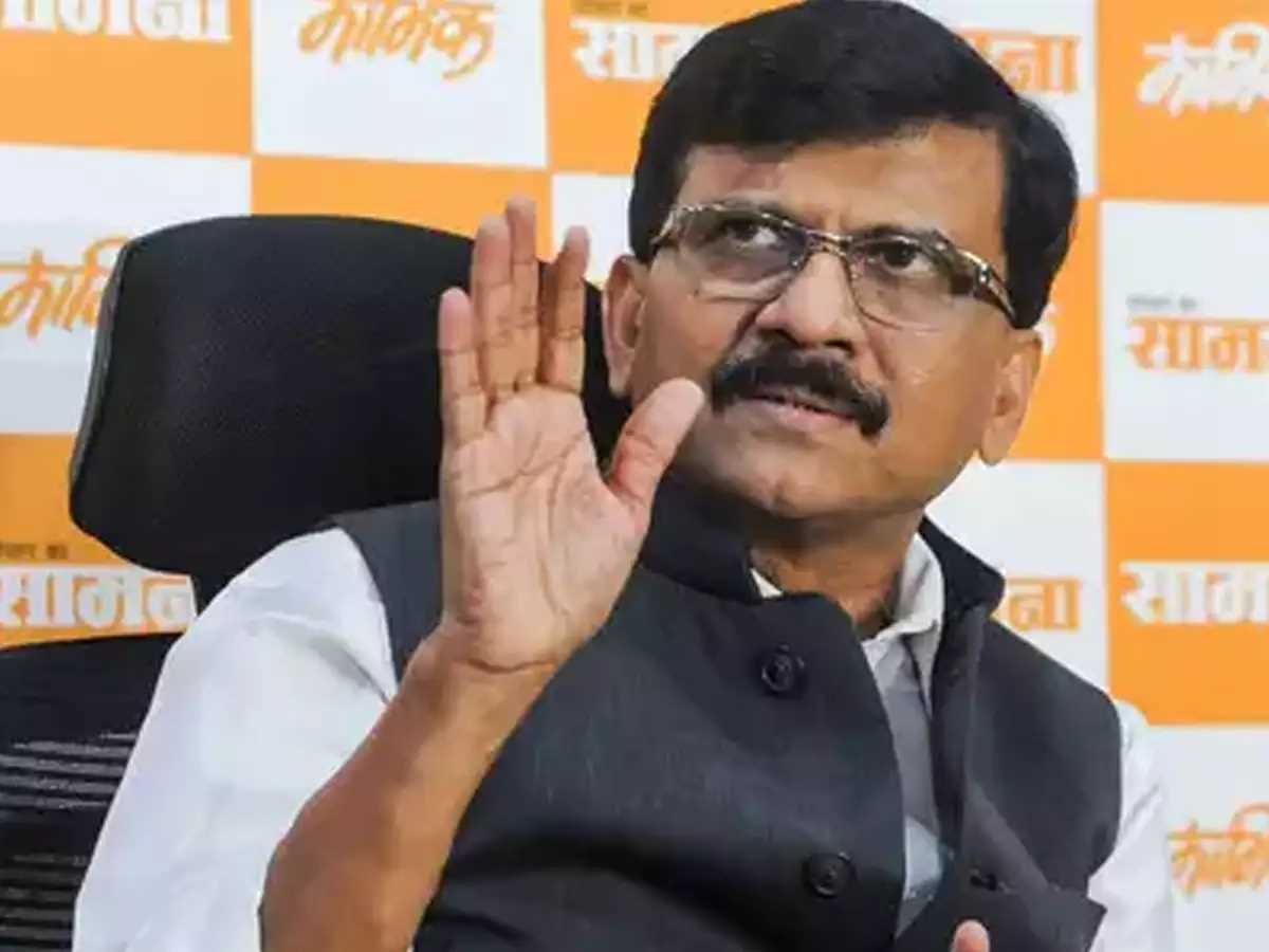 बदलापुर की बच्चियों के लिए इंसाफ मांगने वालों पर दर्ज किया जा रहा केस : संजय राउत